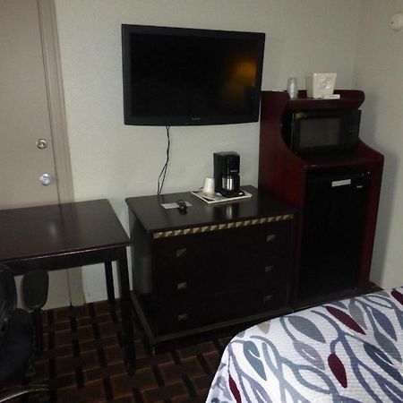 Red Roof Inn Evergreen Esterno foto
