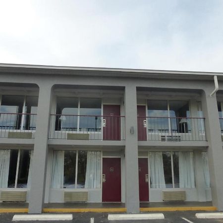 Red Roof Inn Evergreen Esterno foto
